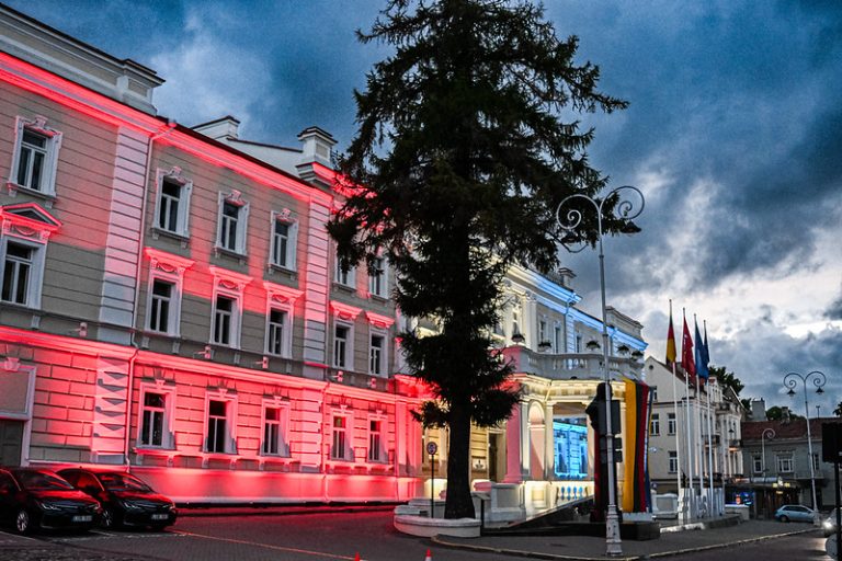 The MoD building lit up in the colors of the United States flag on the 4th of July, symbolizing transatlantic unity  