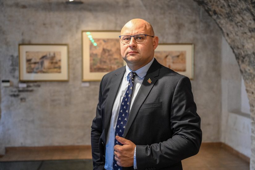 Darbą Krašto apsaugos ministerijoje pradeda viceministras Tomas Mikelkevičius