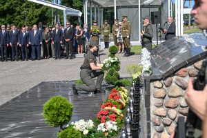  Ministras R. Kaunas dalyvavo Medininkų žudynių aukų atminimo pagerbimo ceremonijoje