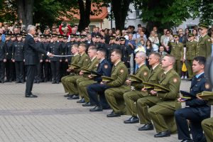  Lietuvos karininkų gretas papildė 58 Lietuvos karo akademijos absolventai