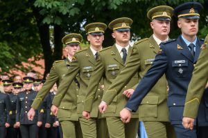  Lietuvos karininkų gretas papildė 58 Lietuvos karo akademijos absolventai
