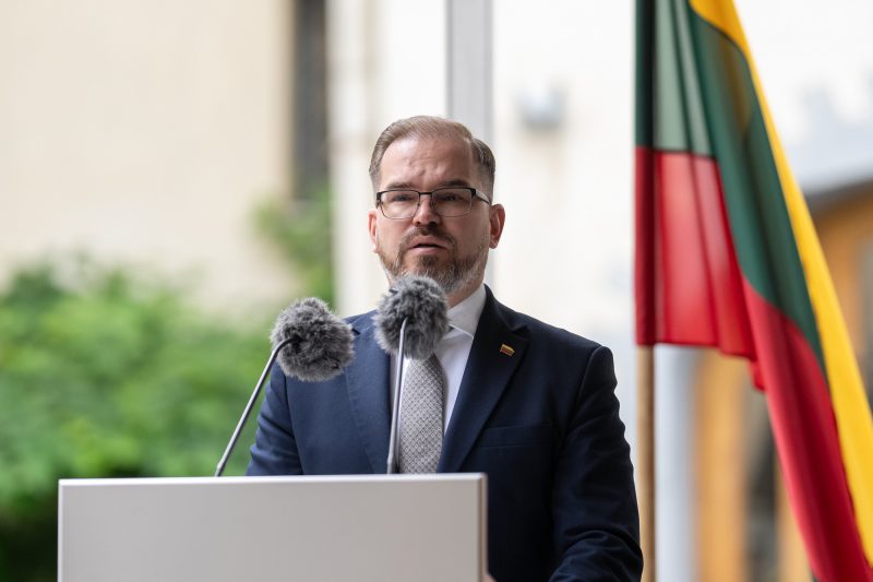 XXI Vyriausybėje oficialiai pareigas pradeda eiti krašto apsaugos ministras Robertas Kaunas