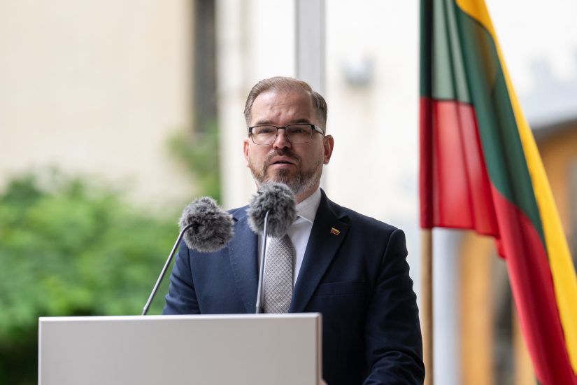 XXI Vyriausybėje oficialiai pareigas pradeda eiti krašto apsaugos ministras Robertas Kaunas