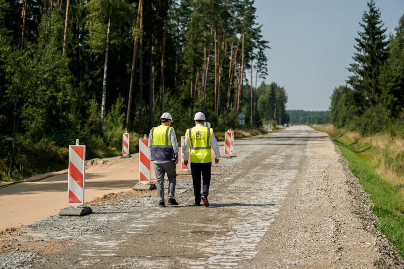 Patvirtinus projektą pradedami statybos darbai – į Rūdninkų poligoną vedantis kelias pertiesiamas iš naujo