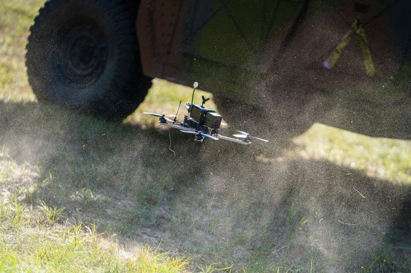 Lietuva stiprina apsaugą nuo dronų: įsigyjami bepiločiai perėmėjai ir radarai