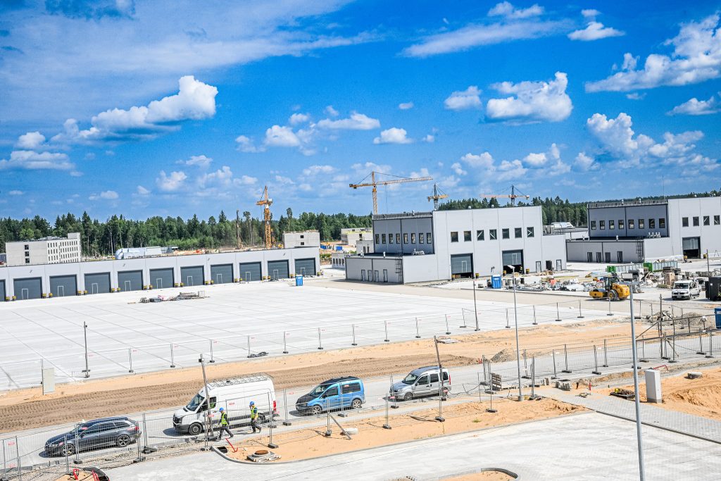 Baigiami Vokietijos brigados kariams skirtų I etapo gyvenamųjų korpusų statybos darbai – ministras R. Kaunas dalyvaus simbolinėje ceremonijoje