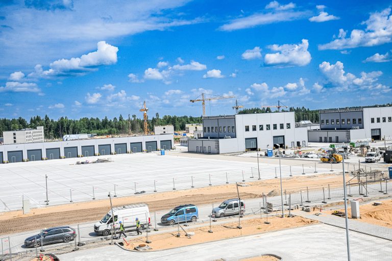 Baigiami Vokietijos brigados kariams skirtų I etapo gyvenamųjų korpusų statybos darbai – ministras R. Kaunas dalyvaus simbolinėje ceremonijoje