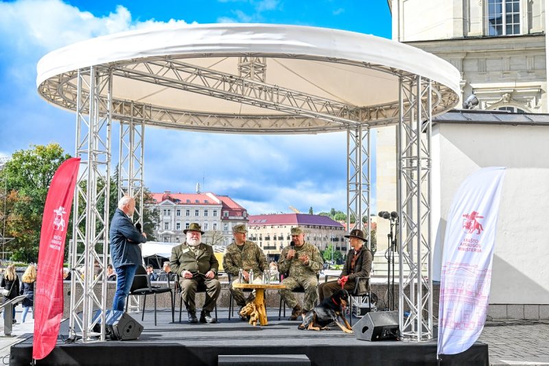 Kaip rasti vietą valstybės gynyboje ginklo savininkams?
