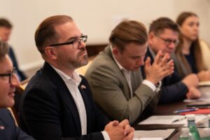  R. Kaunas Signs Joint Declaration with U.S. Company on Potential Drone Systems Production in Lithuania